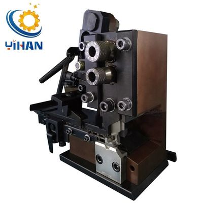 Máquina semiautomática de mutilación de terminales para el corte de cuchillas para terminales de alimentación horizontales