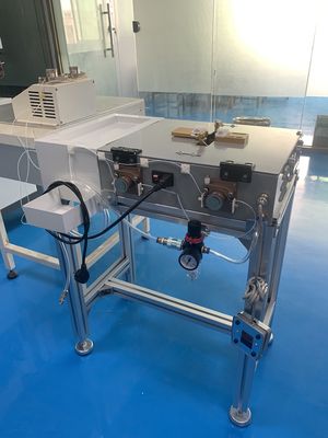 Máquina de proceso de línea de pegamento de cable de datos USB fácil de operar Dispensador de limpieza semiautomático