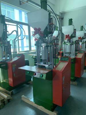 Máquina de moldeo por inyección de conectores verticales de plástico de 35 t con fuerza de eyección de 20 kN