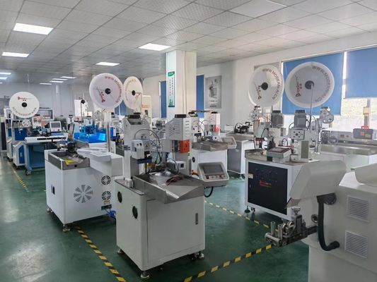 1-9 Capa RG58 Máquina de extracción de alambre de cable microcoaxial para operación semiautomática