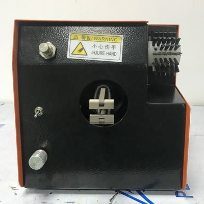 Máquina de torsión automática de cable de potencia de motor de 10W para longitud de alambre retorcido de 5-60 mm en diseño