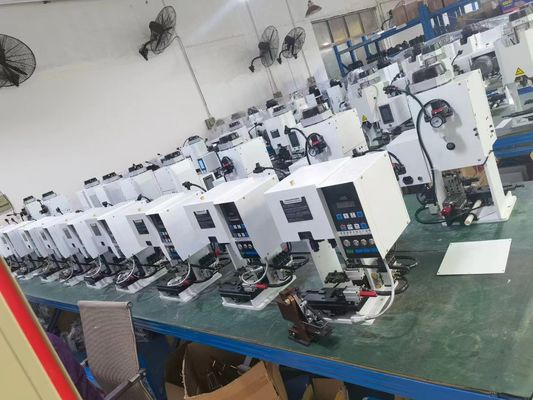 Máquina de corte de alambre de 2 líneas de alta velocidad para cable electrónico